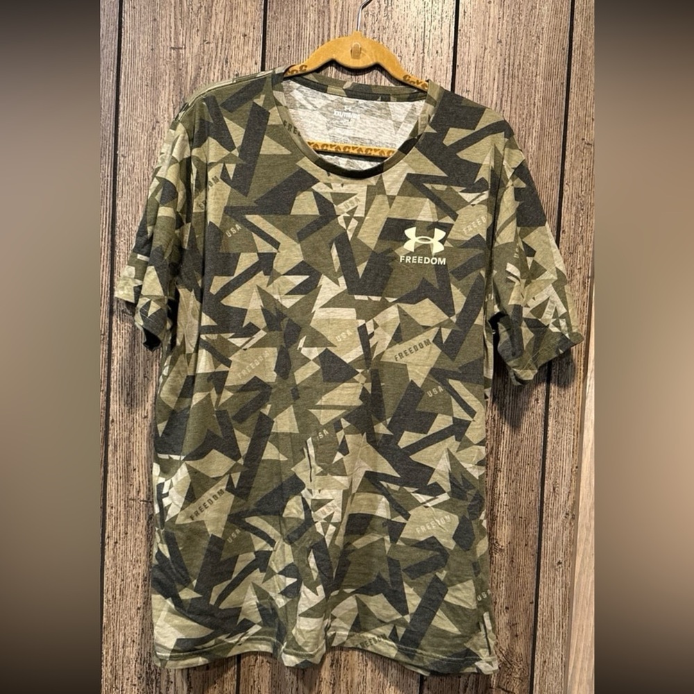 Under Armour men’s loose fit freedom shirt